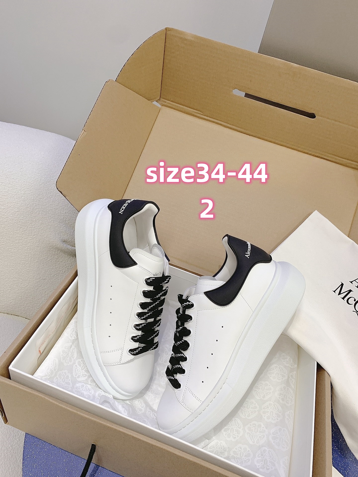 V2309-308.8💴42.88$Alexander Mcqueen gallery