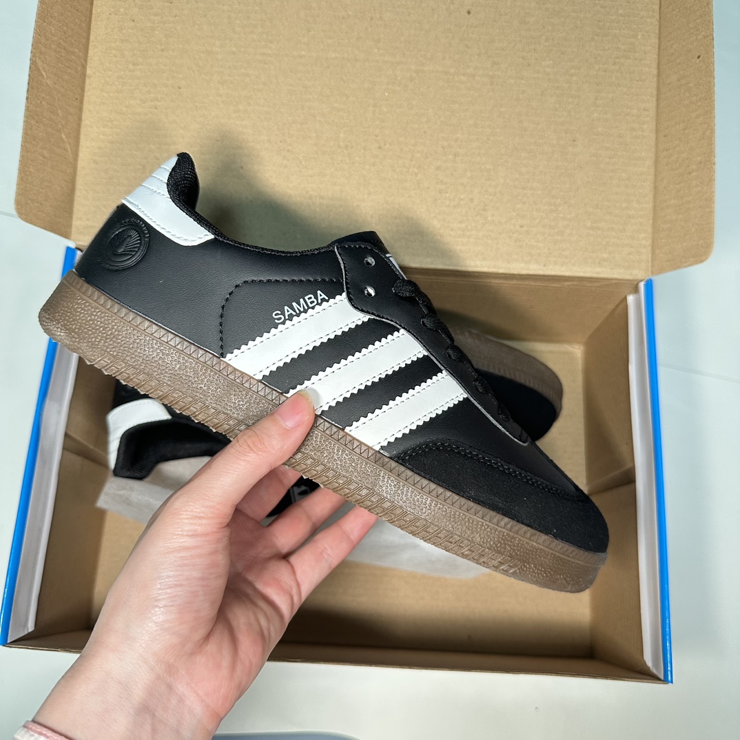 V2447-201.5💴27.99$adidas gallery