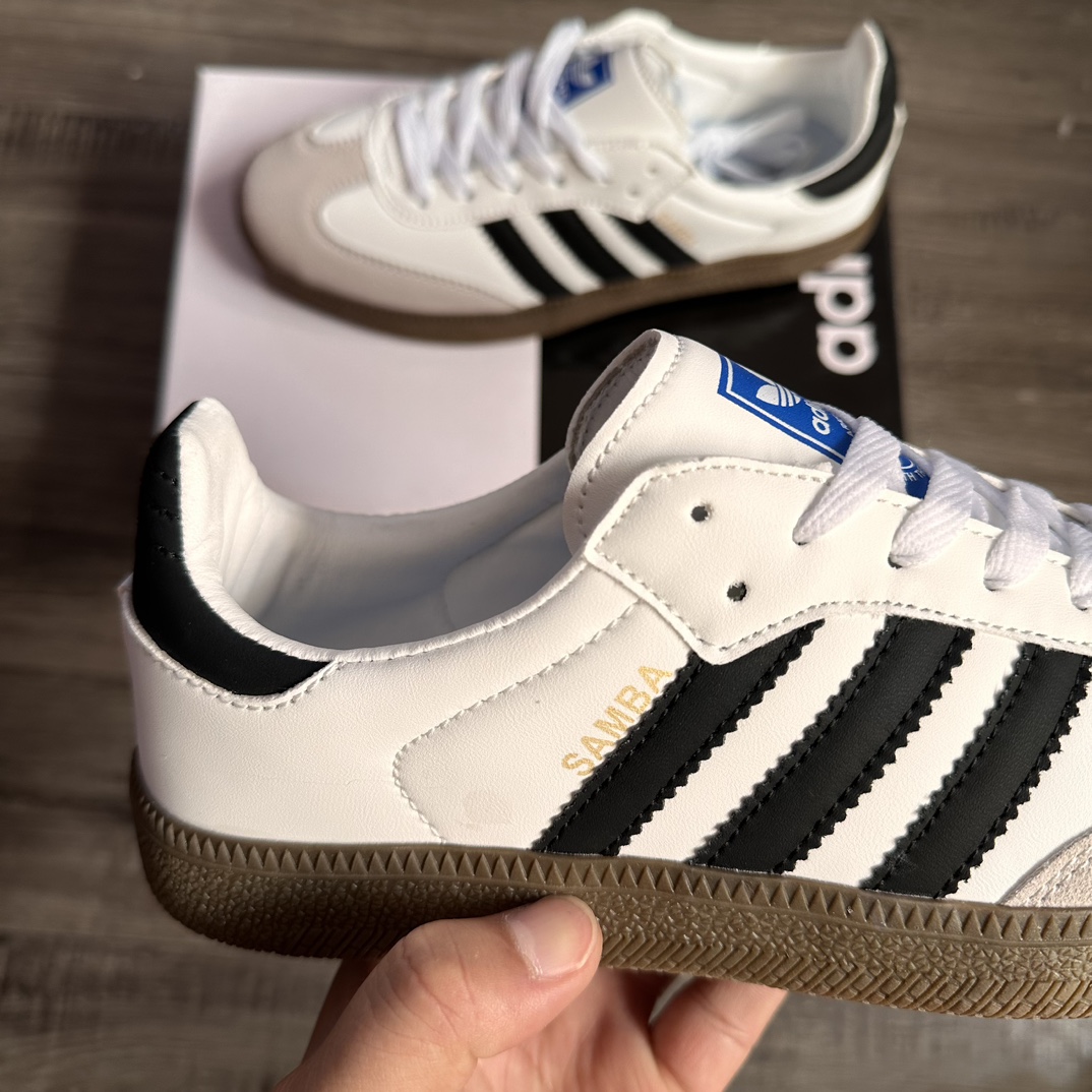 V2514-235.15💴32.66$adidas gallery