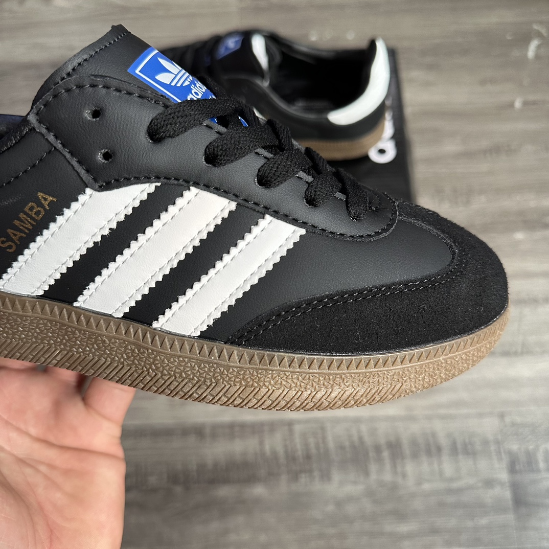 V2514-235.15💴32.66$adidas gallery