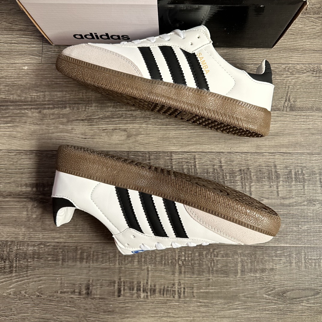 V2514-235.15💴32.66$adidas gallery