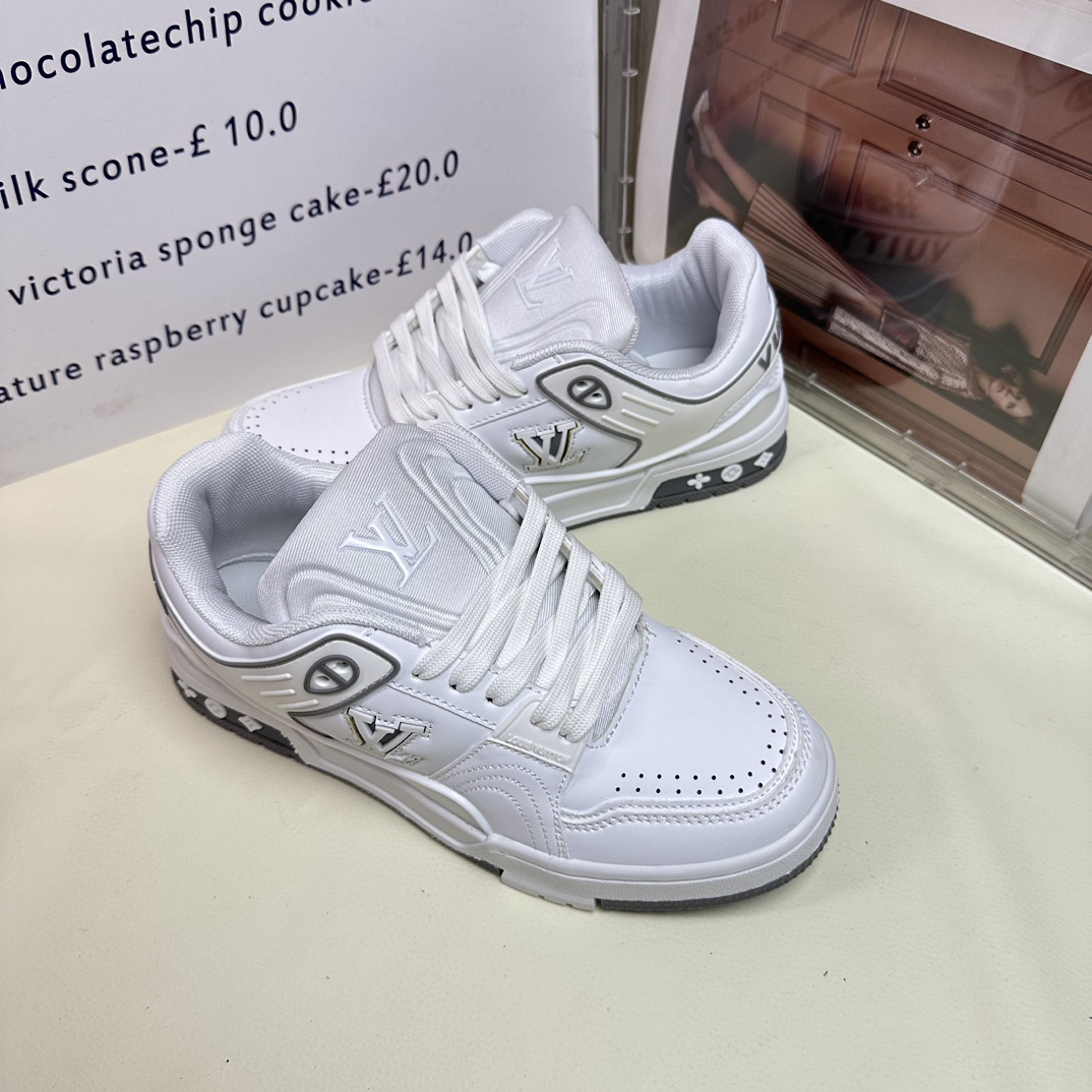 V2551-242.3💴33.65$LV gallery