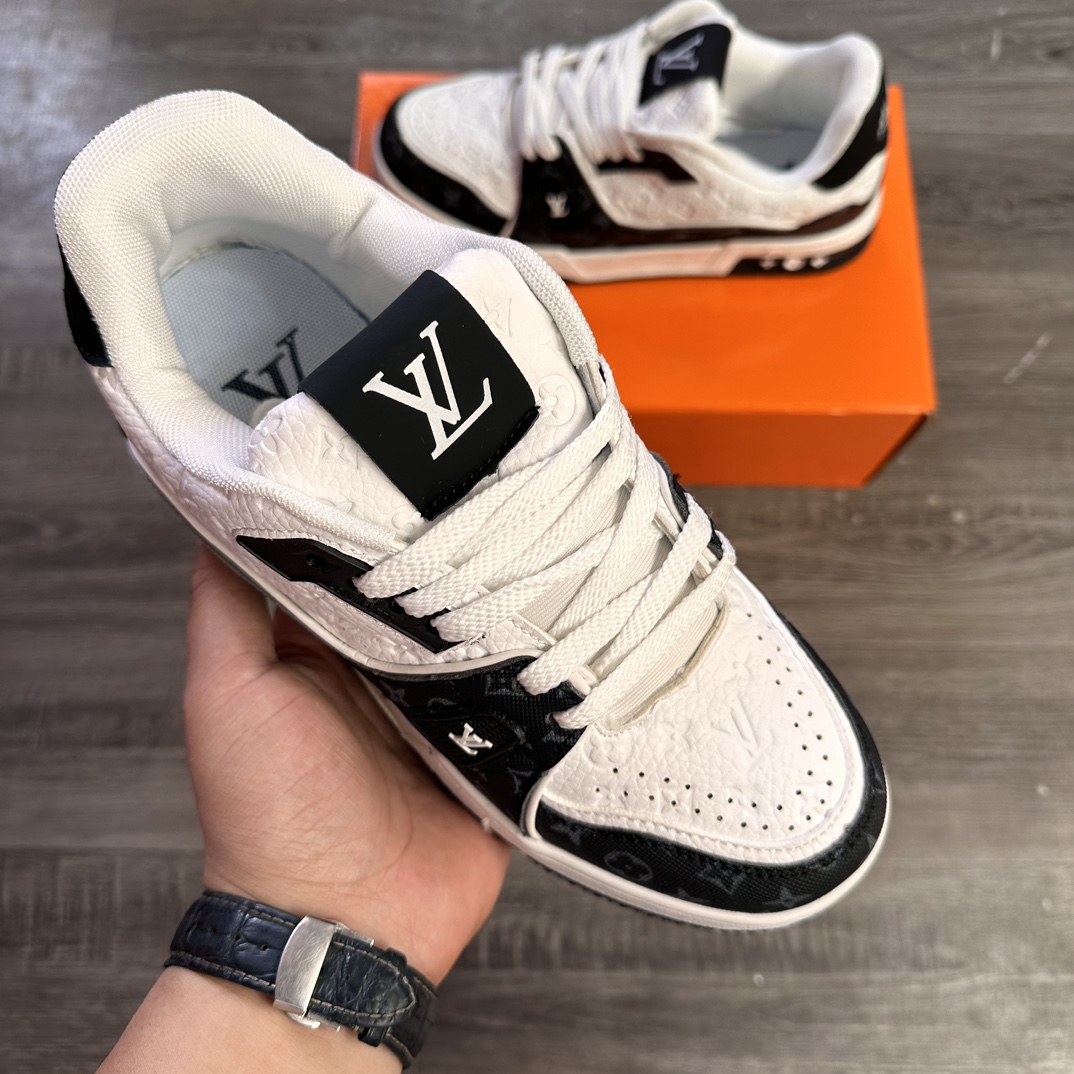 V2560-271.15💴37.66$LV gallery