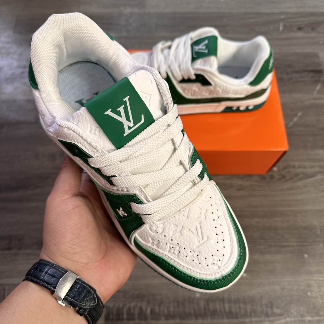 V2560-271.15💴37.66$LV gallery