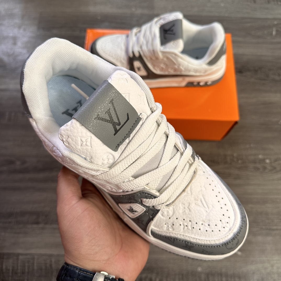 V2560-271.15💴37.66$LV gallery