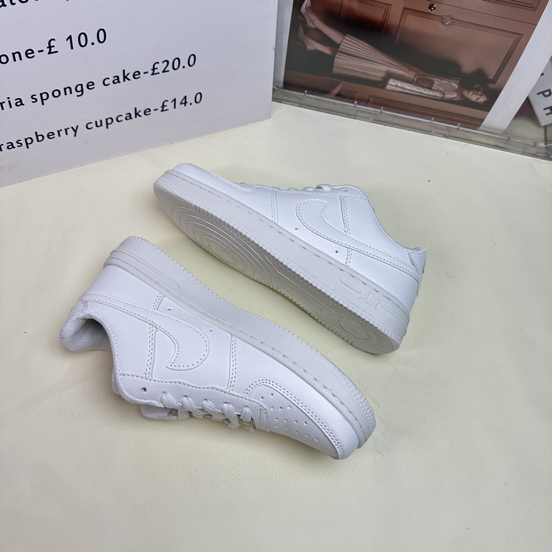 V2601-201💴27.88$NIKE gallery