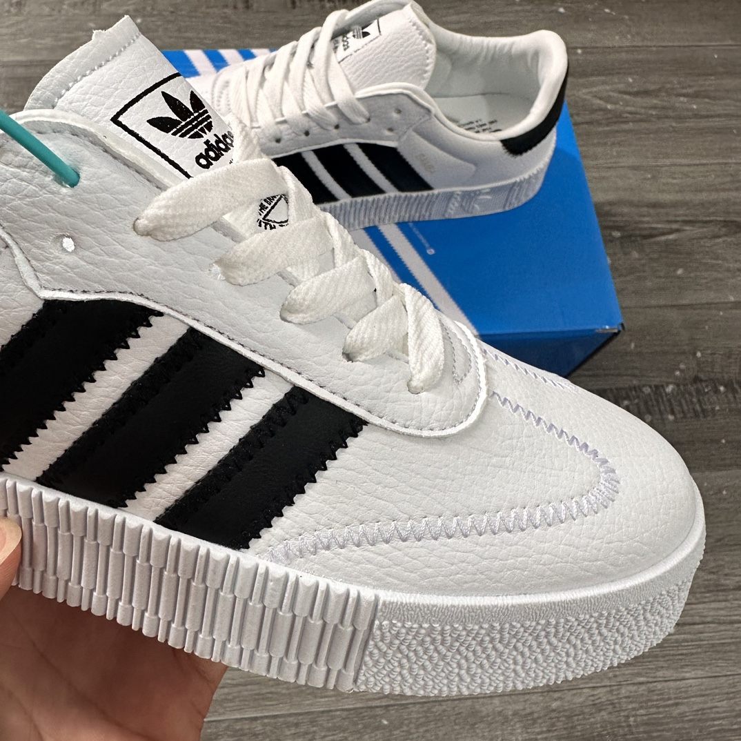 V2693-235.1💴32.66$adidas gallery