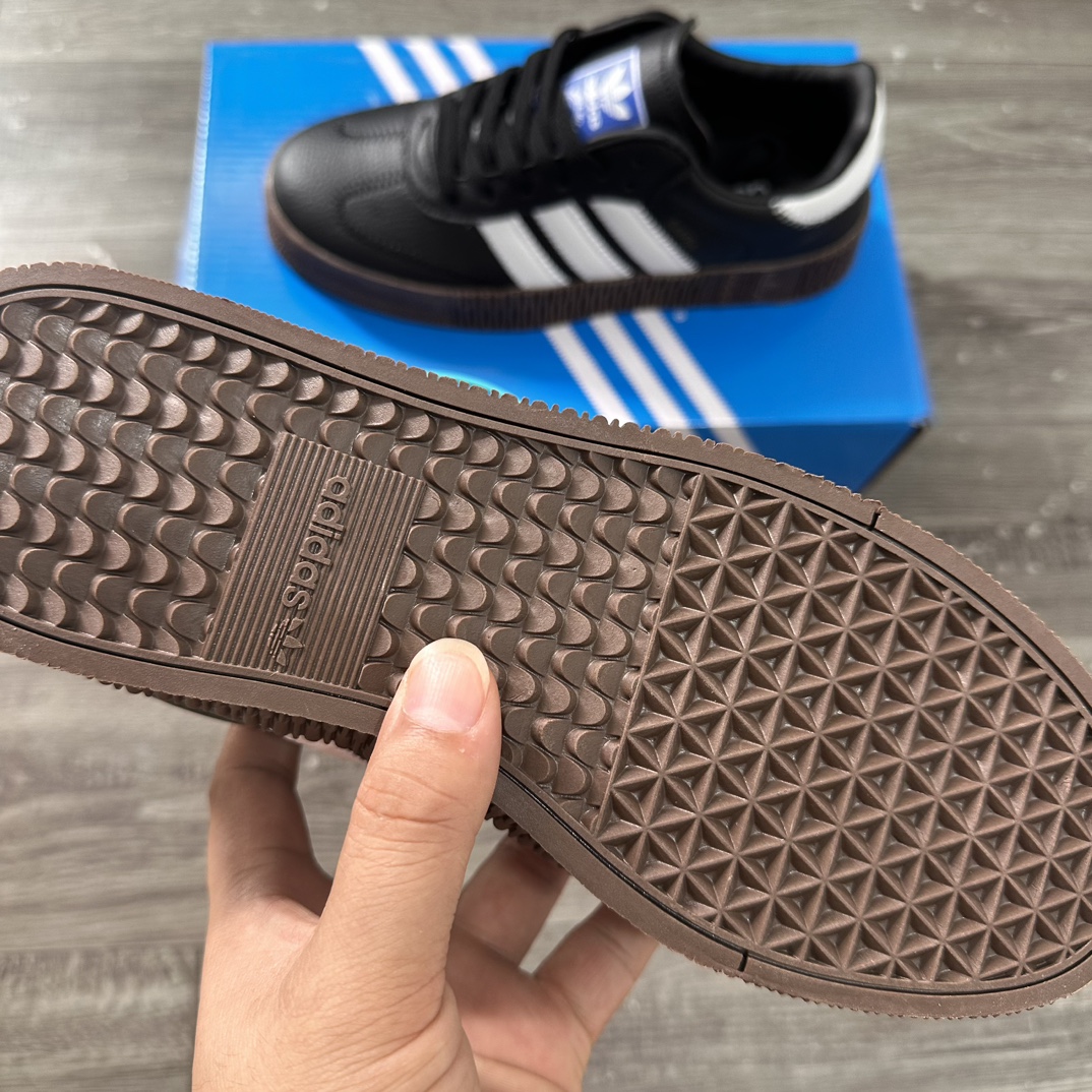 V2693-235.1💴32.66$adidas gallery