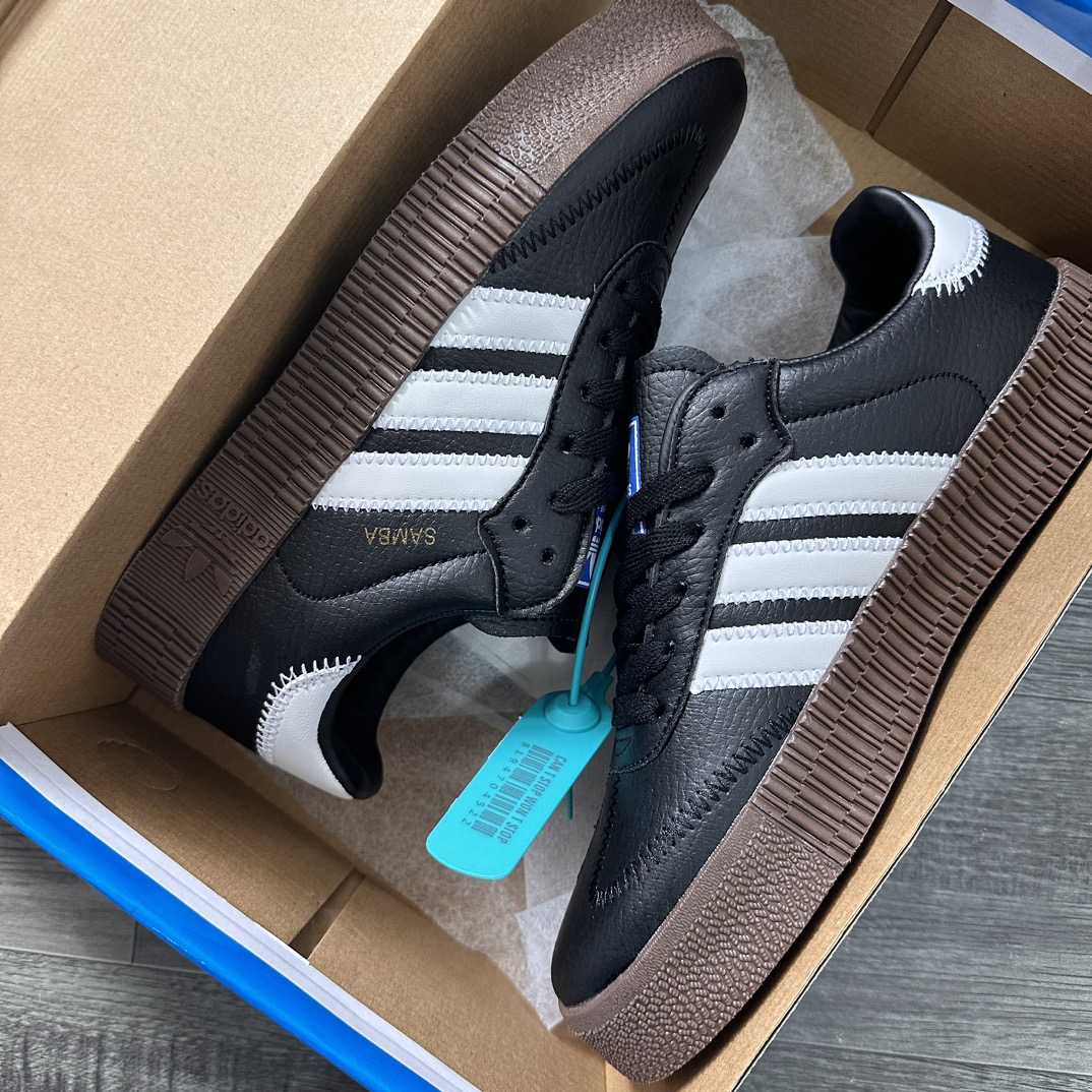 V2693-235.1💴32.66$adidas gallery