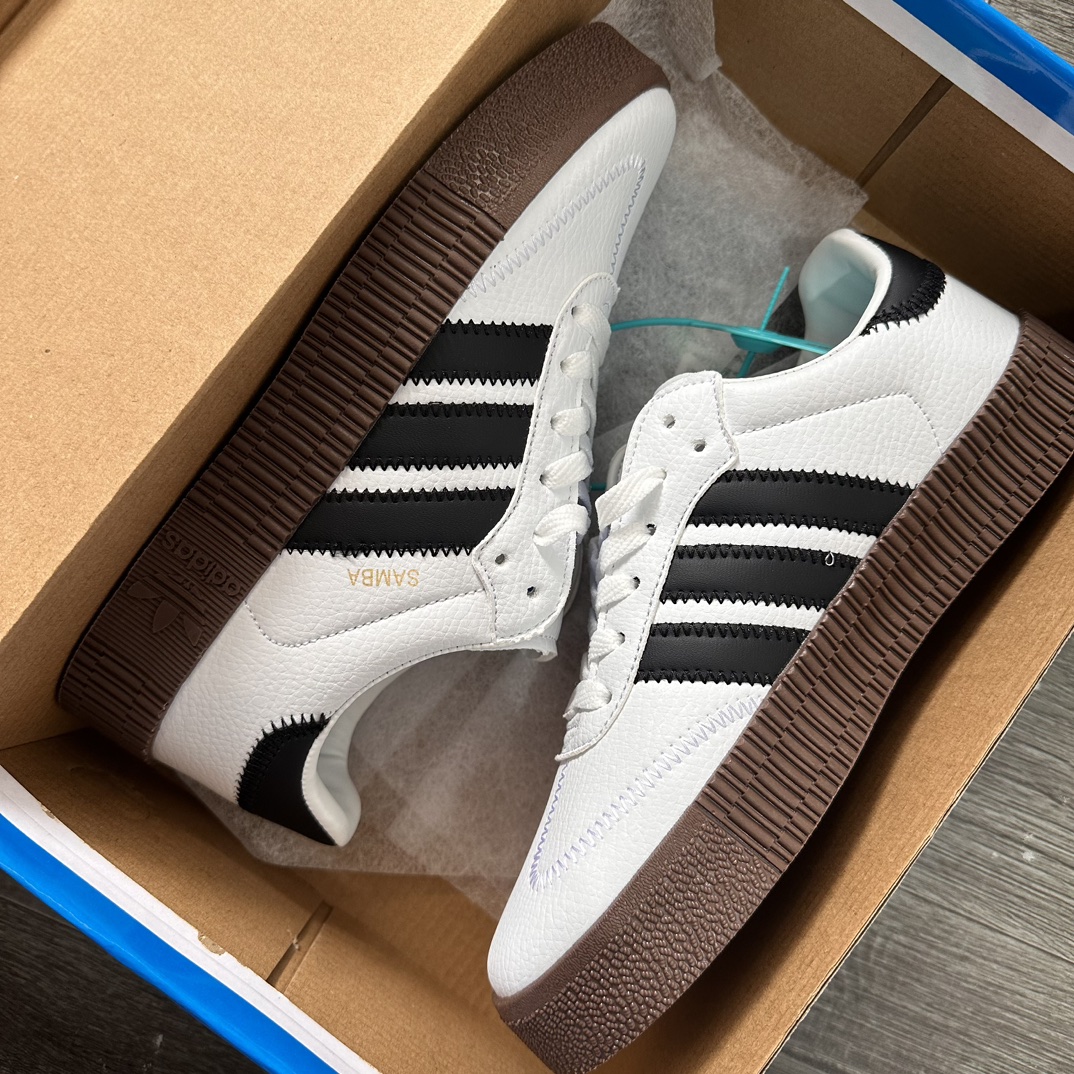 V2693-235.1💴32.66$adidas gallery