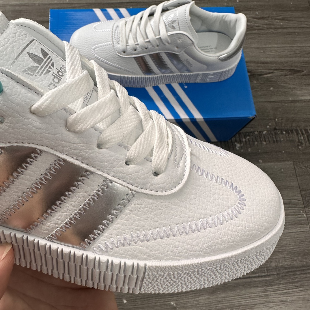 V2693-235.1💴32.66$adidas gallery