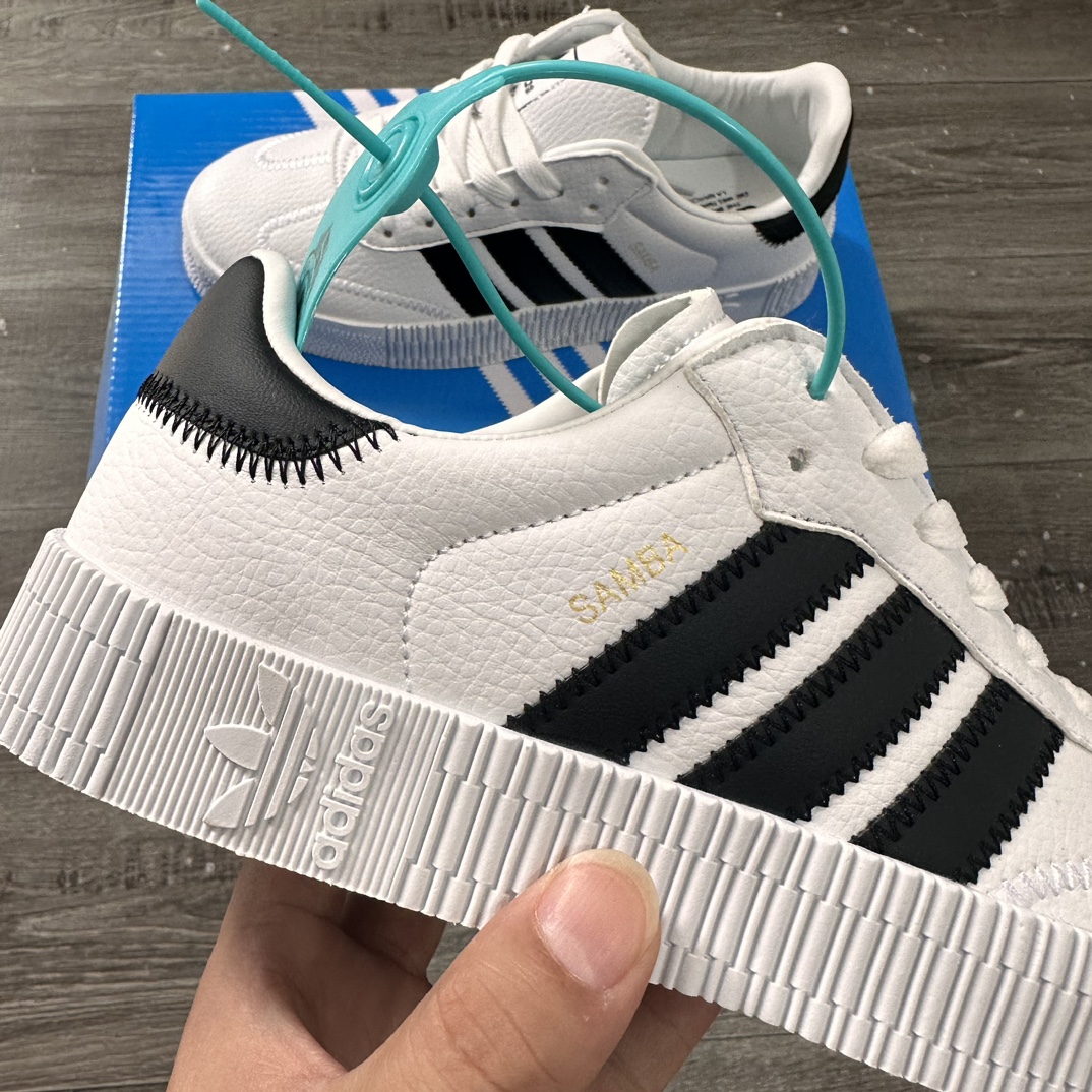 V2693-235.1💴32.66$adidas gallery