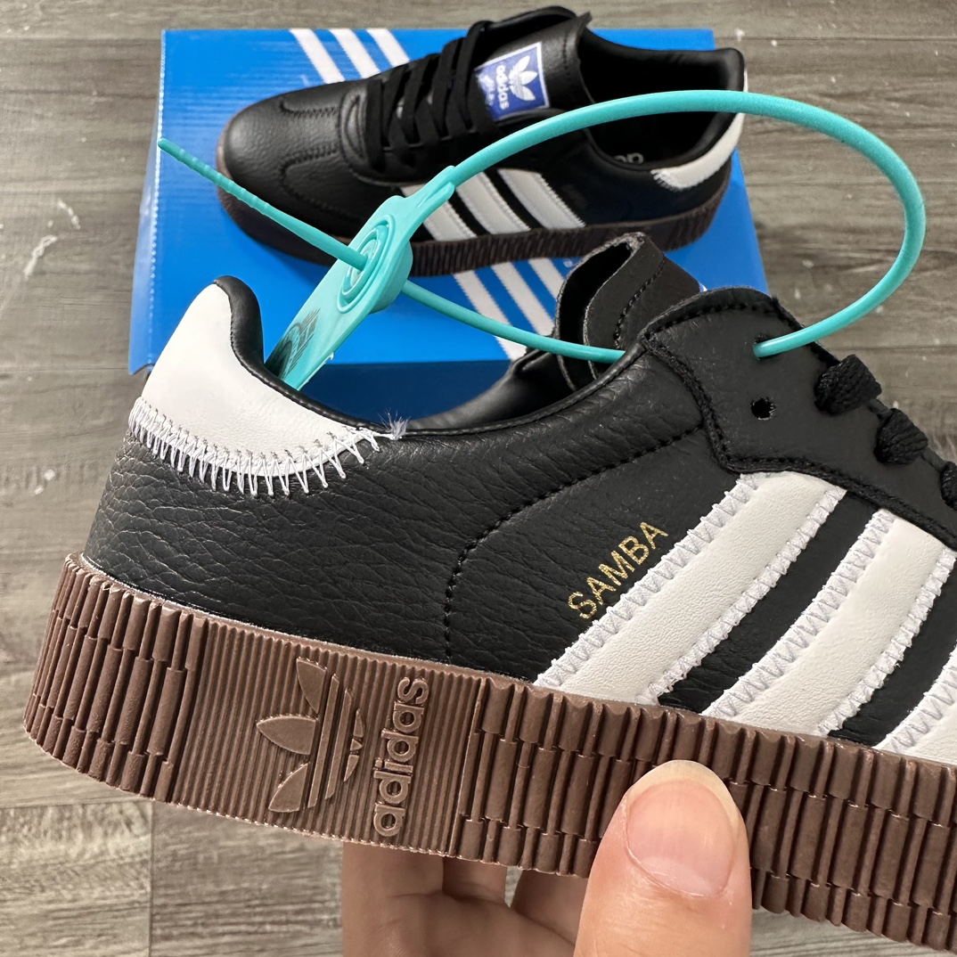 V2693-235.1💴32.66$adidas gallery