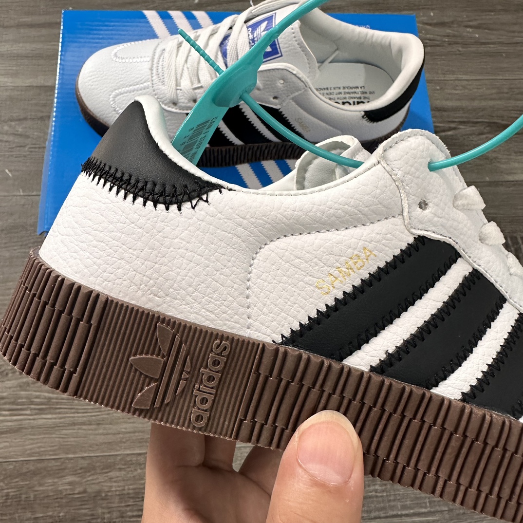 V2693-235.1💴32.66$adidas gallery