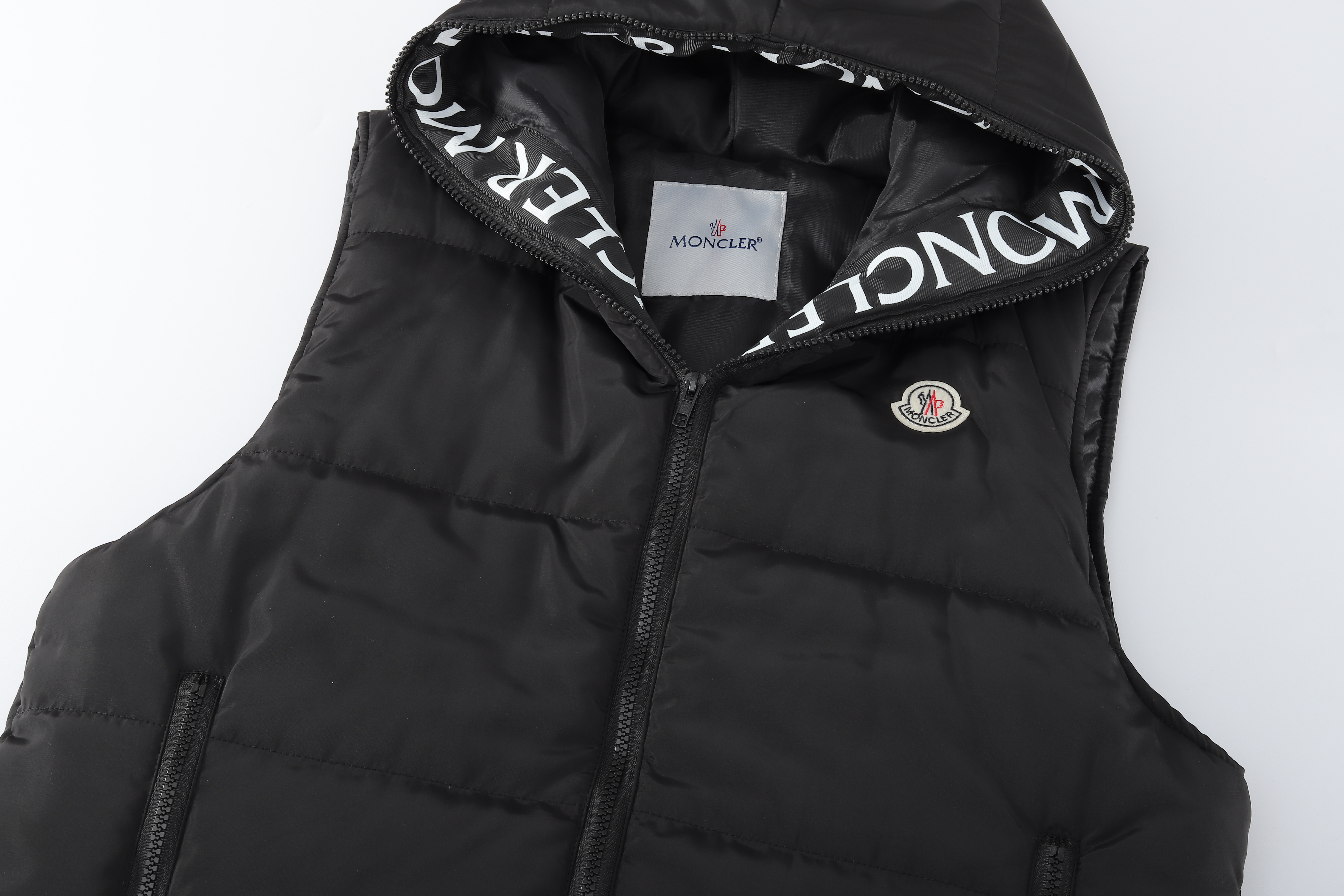 V2697-292.7💴40.66$Moncler gallery