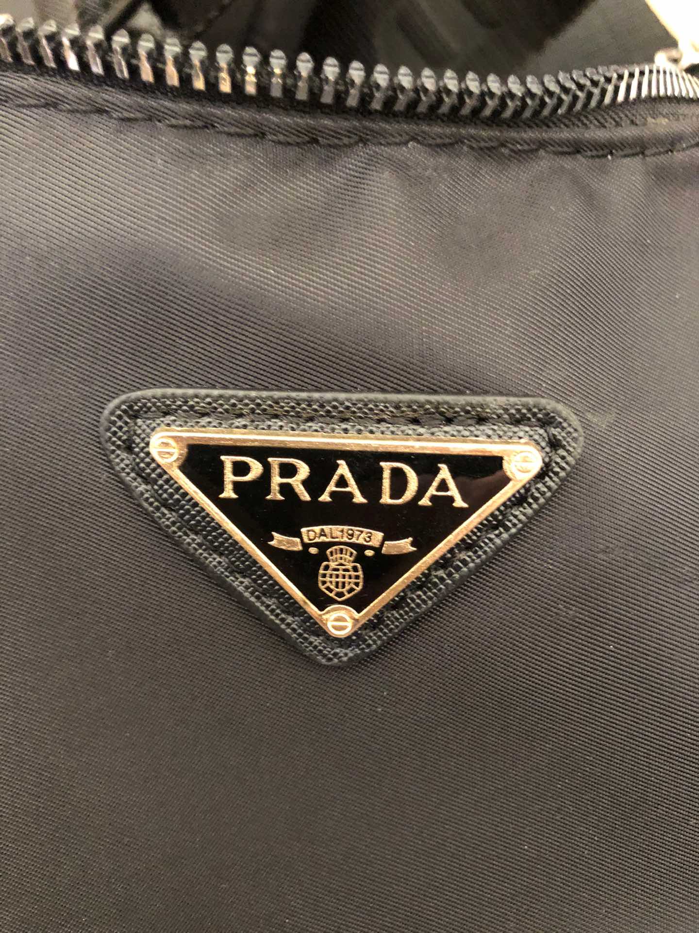 V2703-178.9💴24.86$Prada gallery