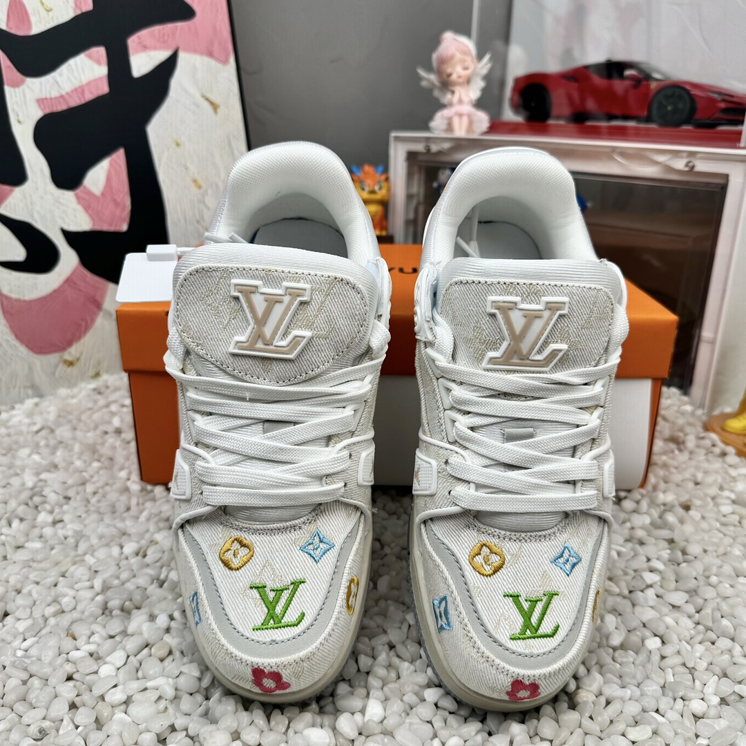 V2779-315.2💴43.78$LV gallery