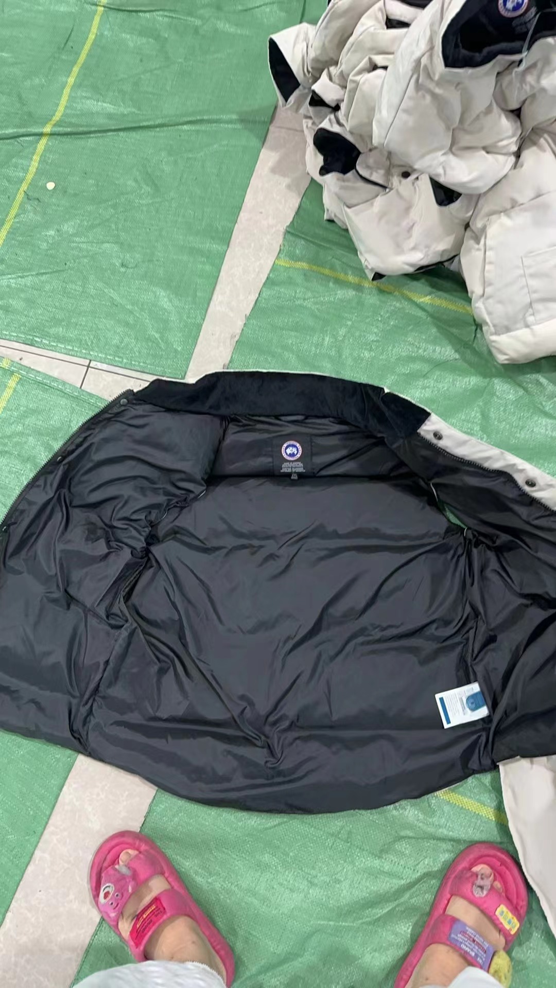 V2804-280.8💴39$CANADA GOOSE gallery