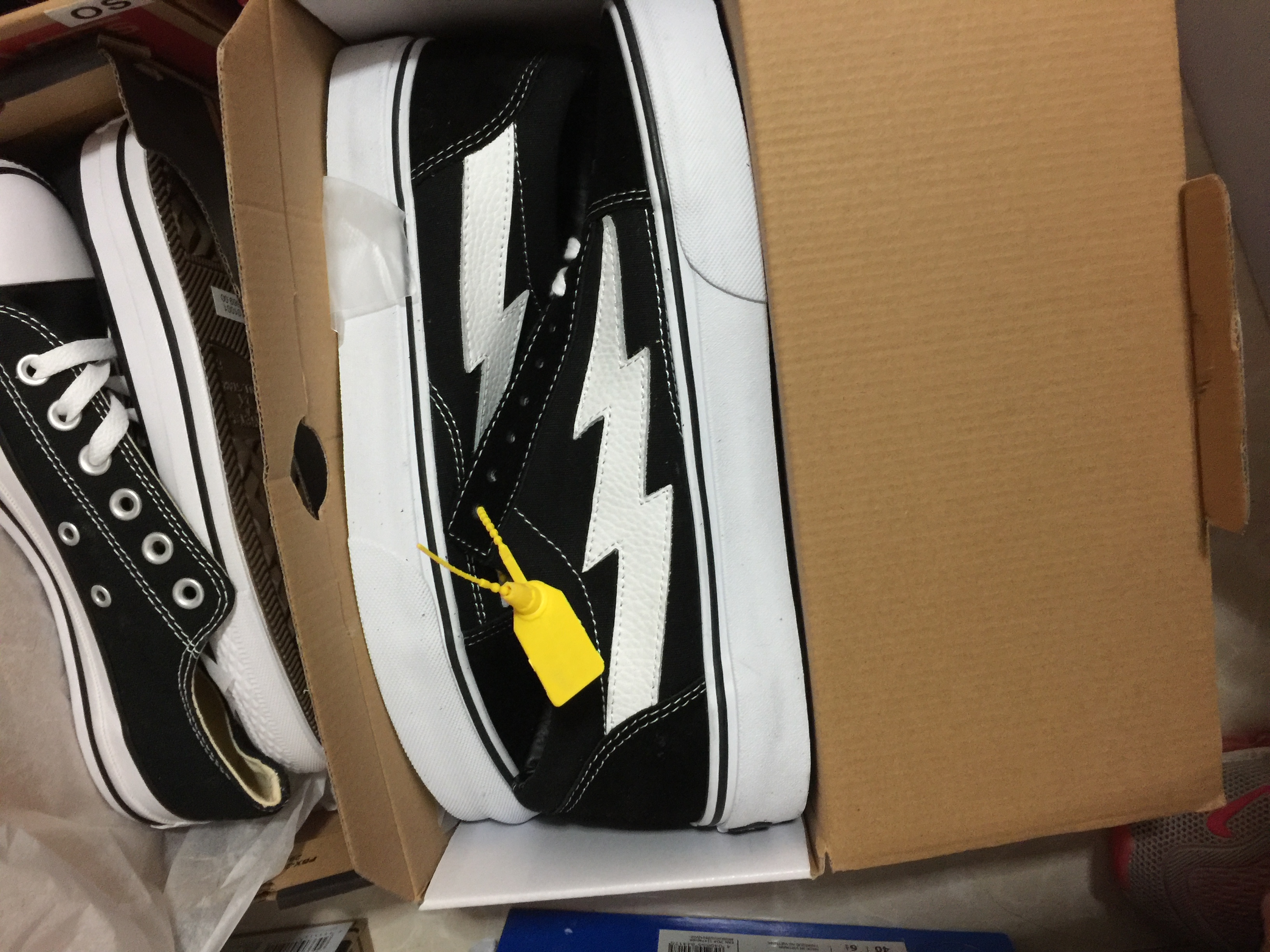 VBB 70 Vans  39.99usd gallery