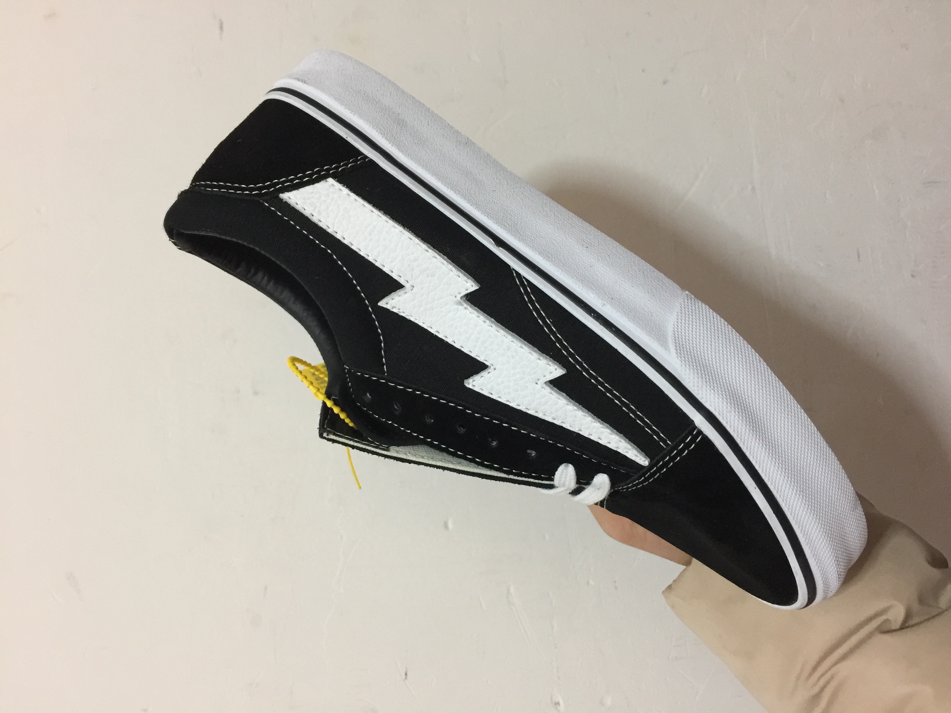 VBB 70 Vans  39.99usd gallery