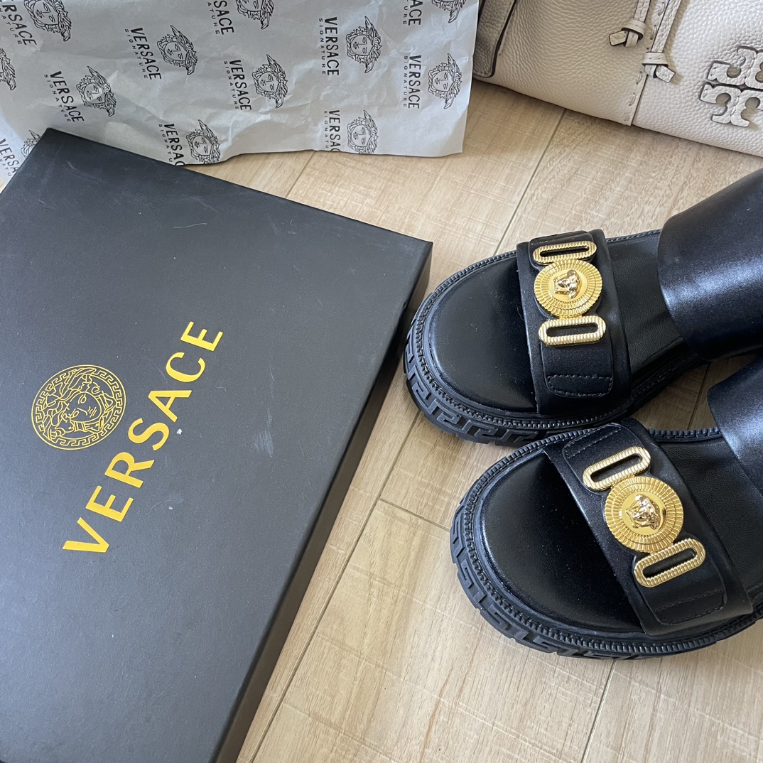 VERSACE 49.99$ code 449-6574-R gallery