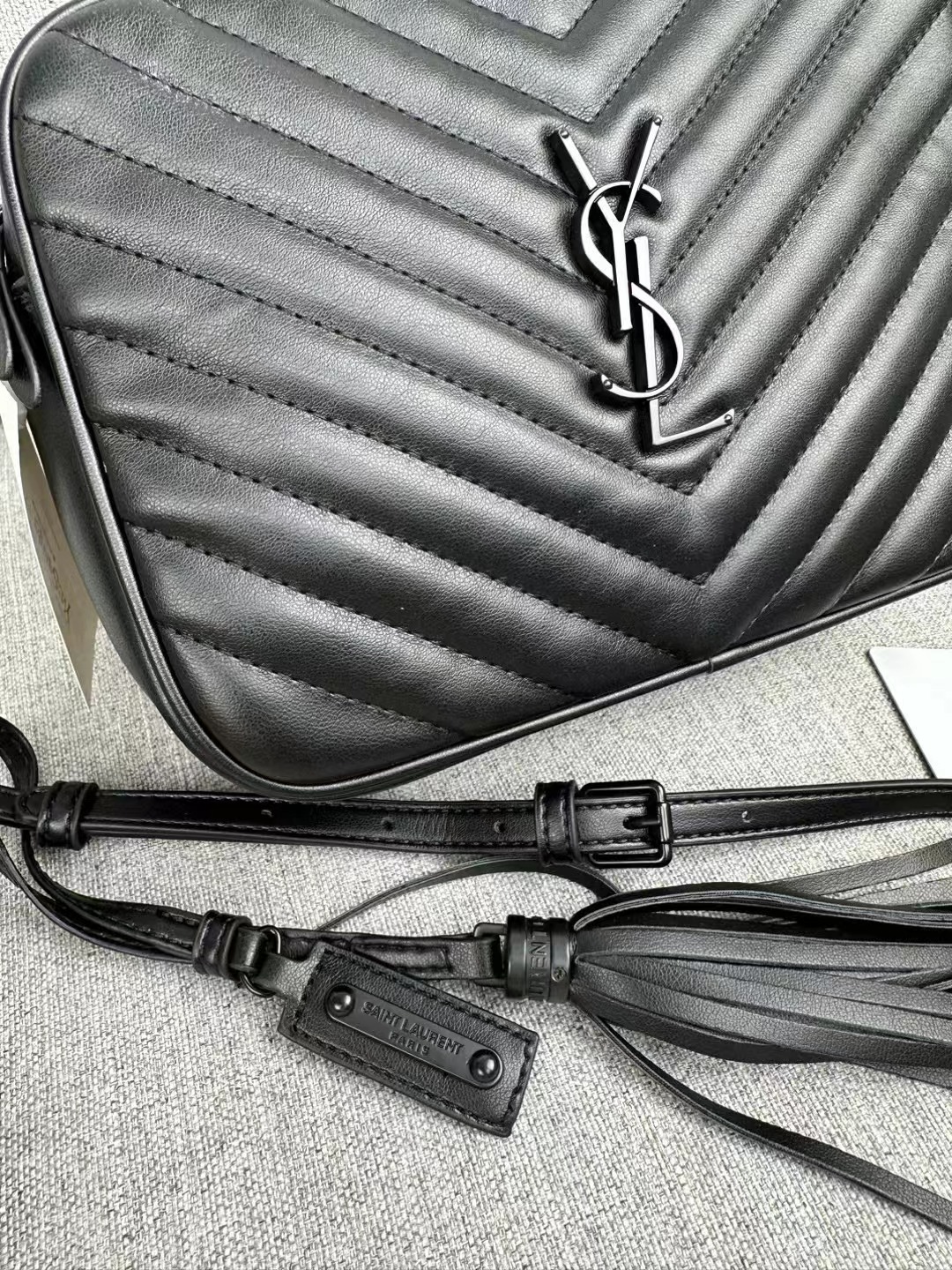 VV090 handbag gallery