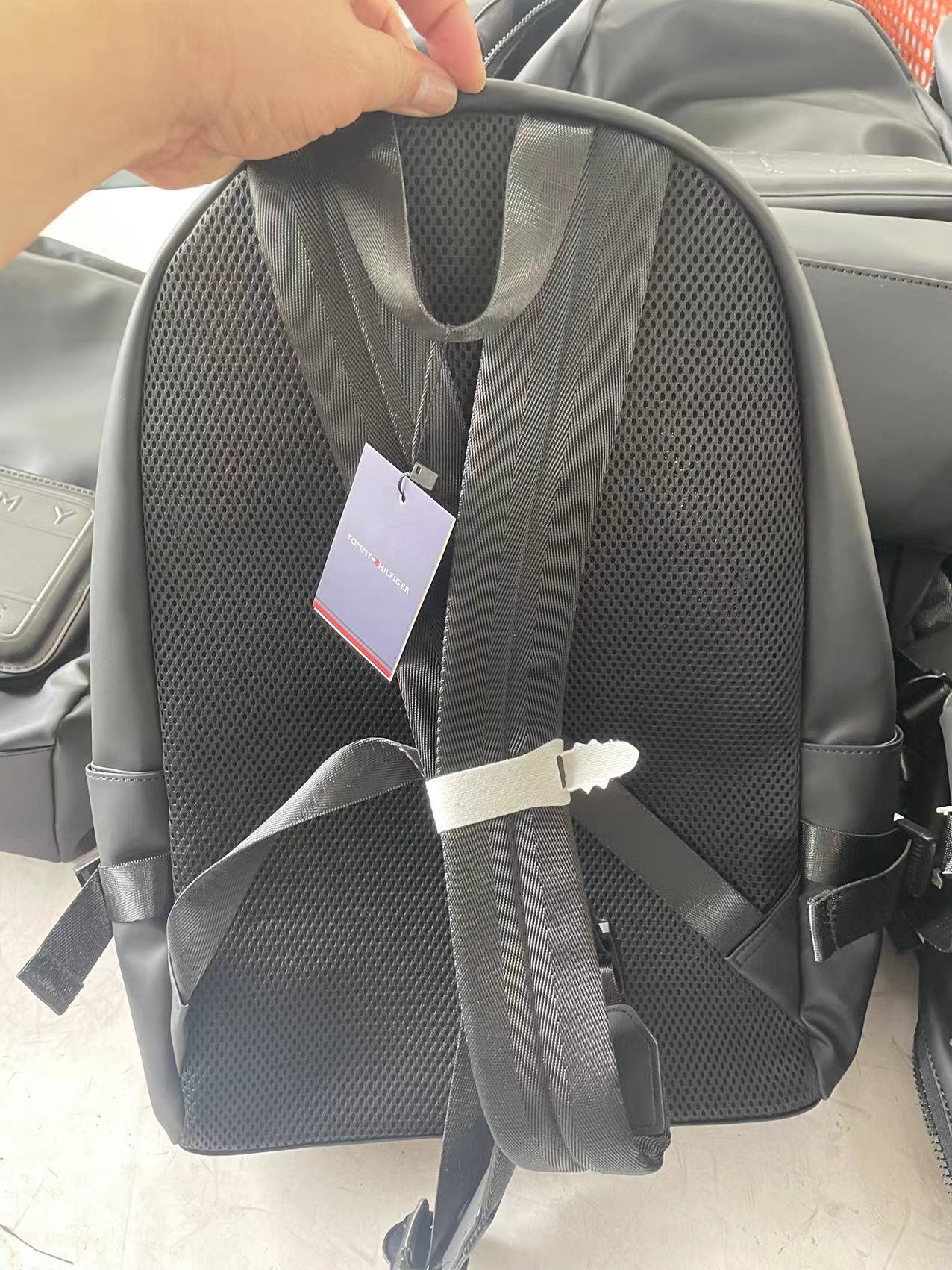 VV150 Leather Backpack gallery