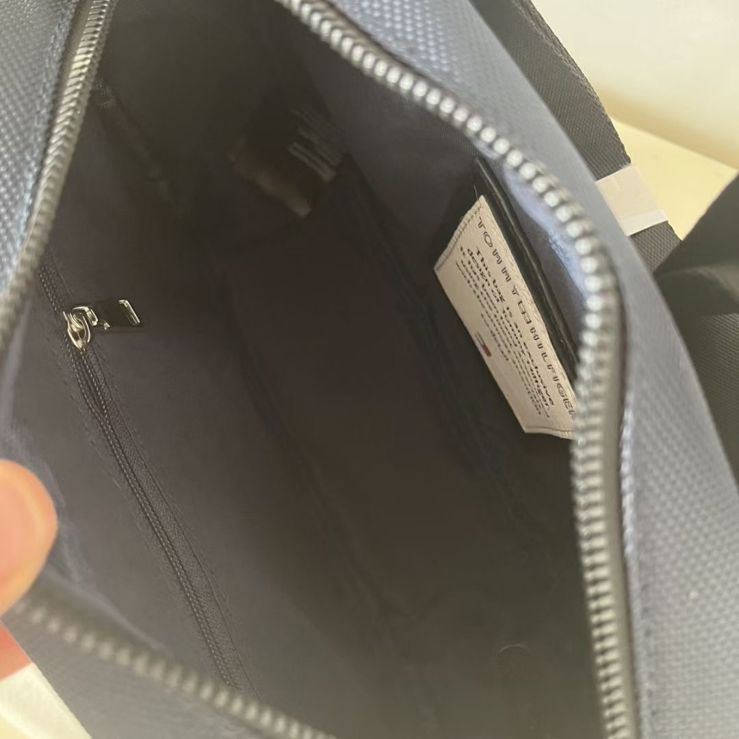 VV401 handbag gallery