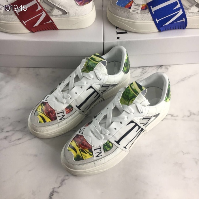 Valentino $100 gallery