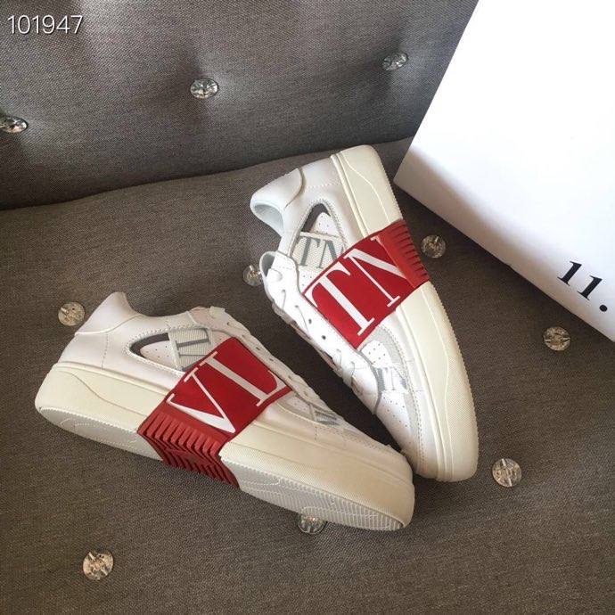 Valentino $100 gallery