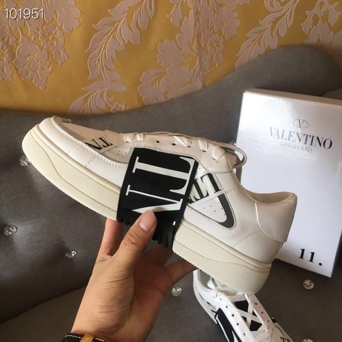 Valentino $100 gallery