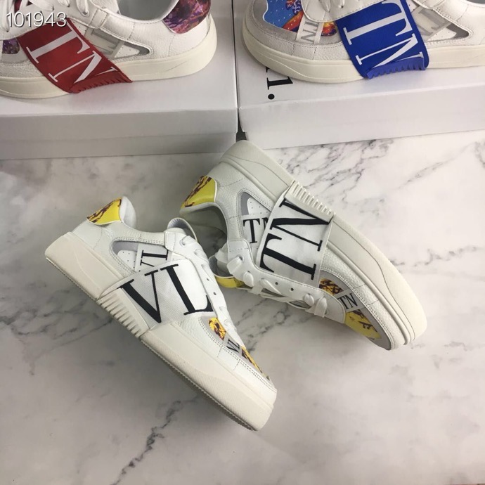 Valentino $100 gallery