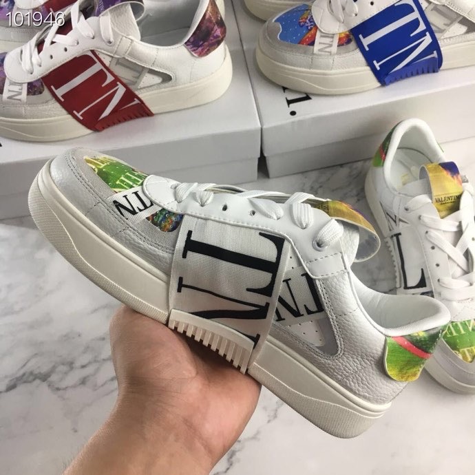 Valentino $100 gallery