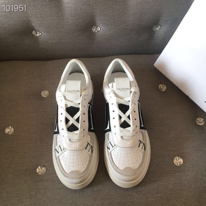 Valentino $100 gallery