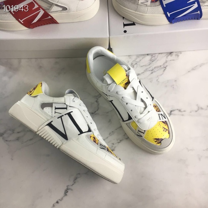 Valentino $100 gallery