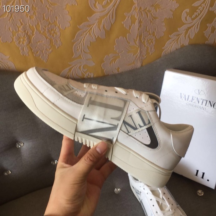 Valentino $100 gallery