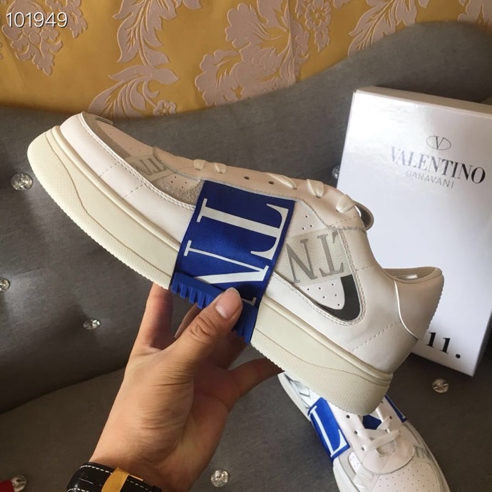 Valentino $100 gallery