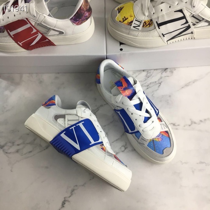 Valentino $100 gallery