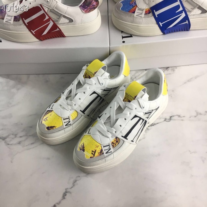 Valentino $100 gallery