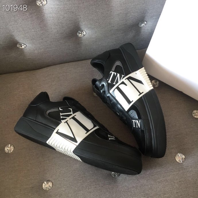 Valentino $100 gallery