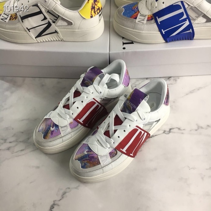 Valentino $100 gallery