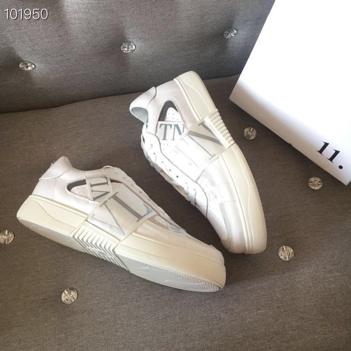 Valentino $100 gallery