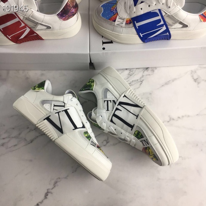 Valentino $100 gallery