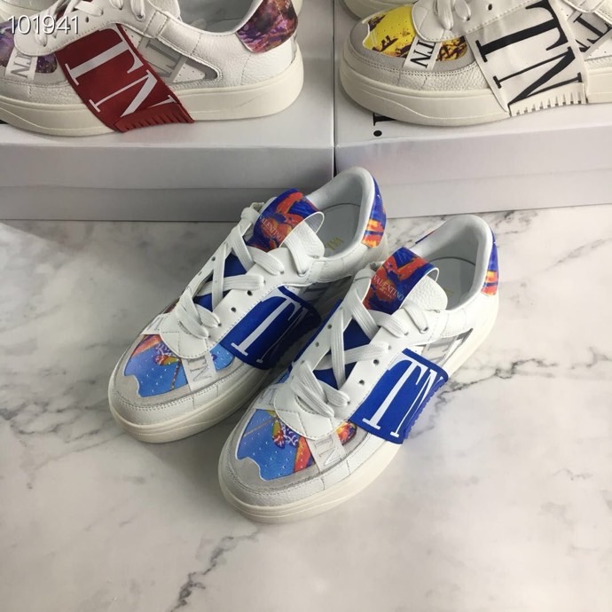 Valentino $100 gallery