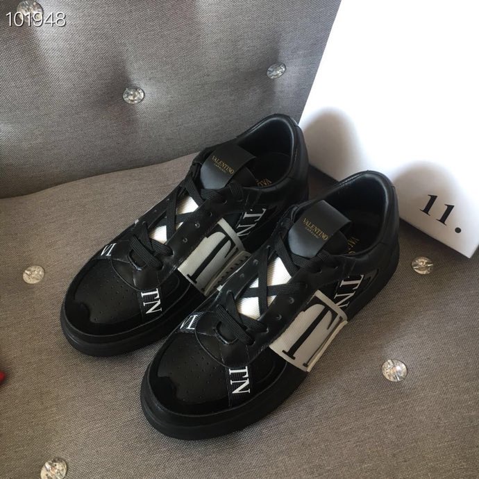 Valentino $100 gallery