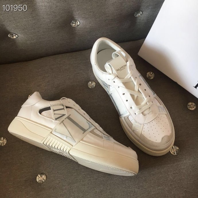 Valentino $100 gallery