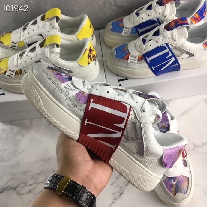 Valentino $100 gallery