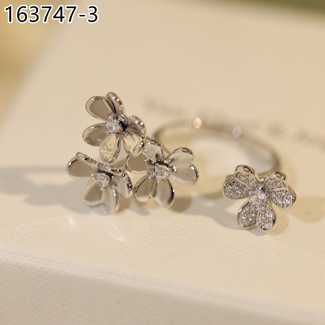 Van Cleef & Arpels $27 gallery