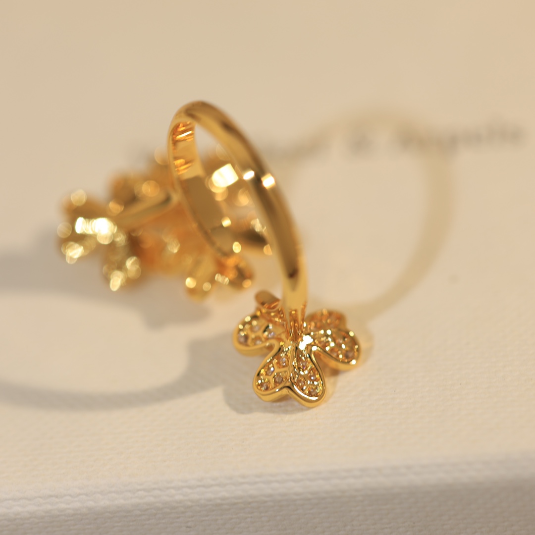 Van Cleef & Arpels $27 gallery