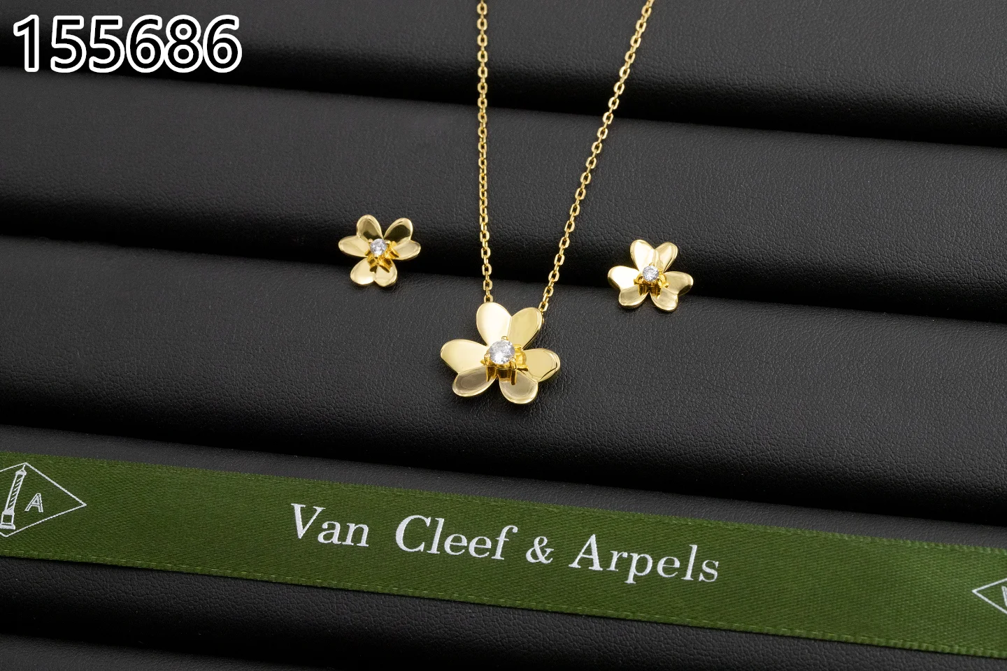 Van Cleef & Arpels $75 gallery